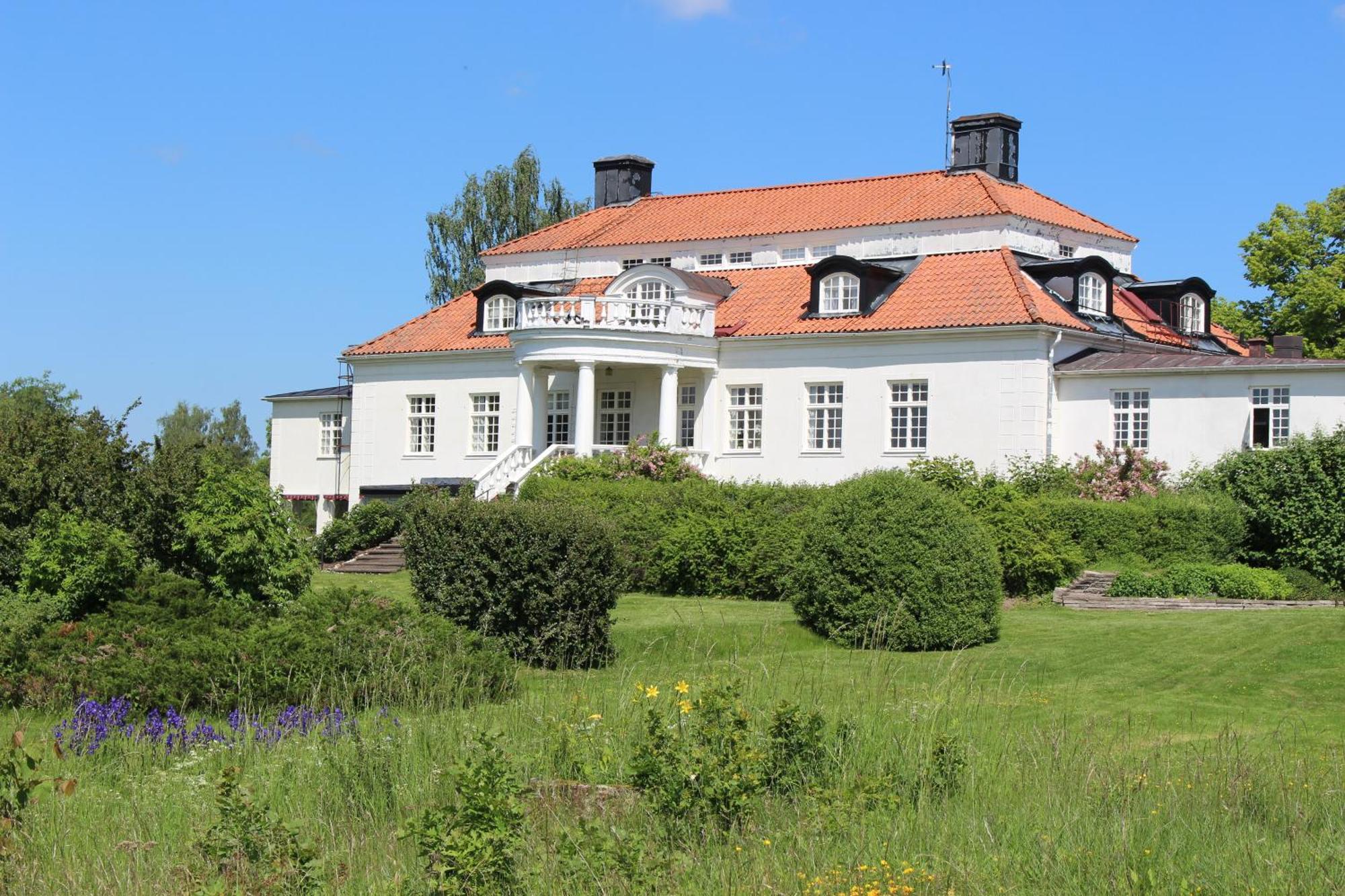 Liljeholmen Herrgard Hostel Rimforsa Экстерьер фото